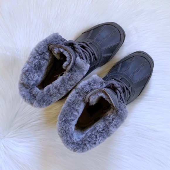 UGG Grey Adirondack Boot II Luxe Quilt Waterproof - Picture 5 of 10